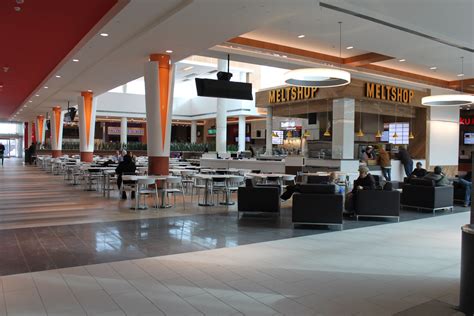 Roosevelt Field shops